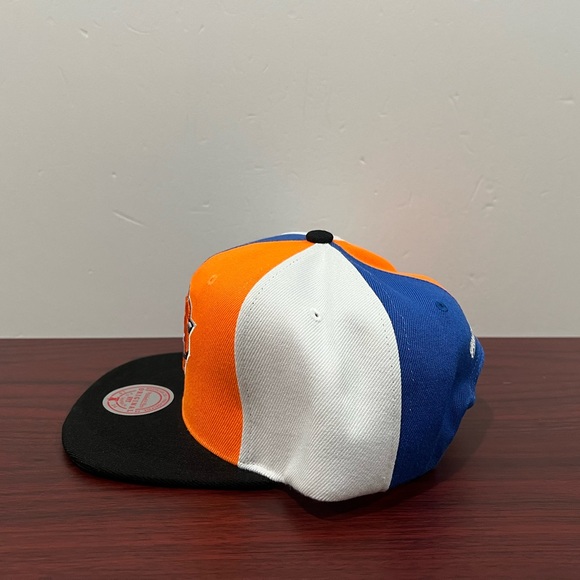 Mitchell & Ness, SnapBack Hat, New York Knicks - Picture 7 of 9